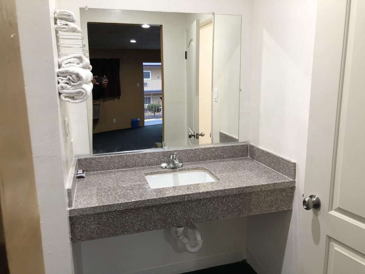 Los Angeles Inn & Suites - Lax West Athens Exteriör bild